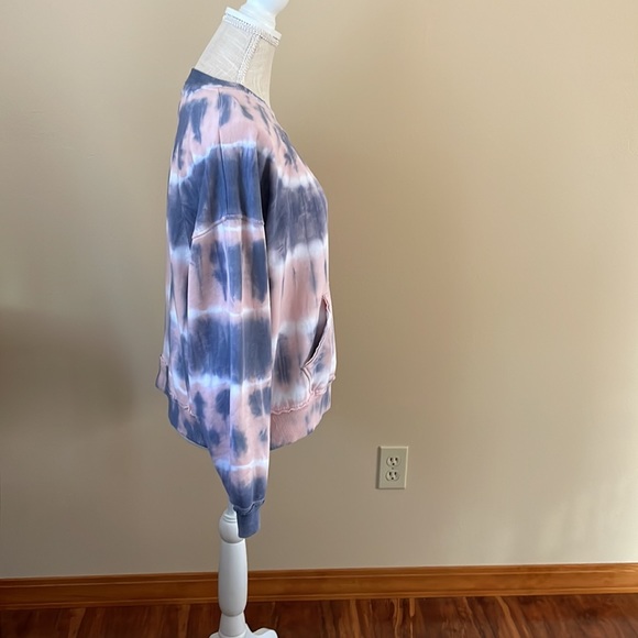 Lucky Brand Crew Neck White, Blue, and Pink Tye Dye Sweatshirt, sz Small - Picture 3 of 10